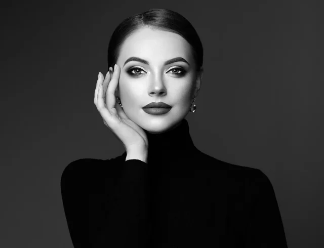 Facelift scars What to expect during the first 4 weeks of healing